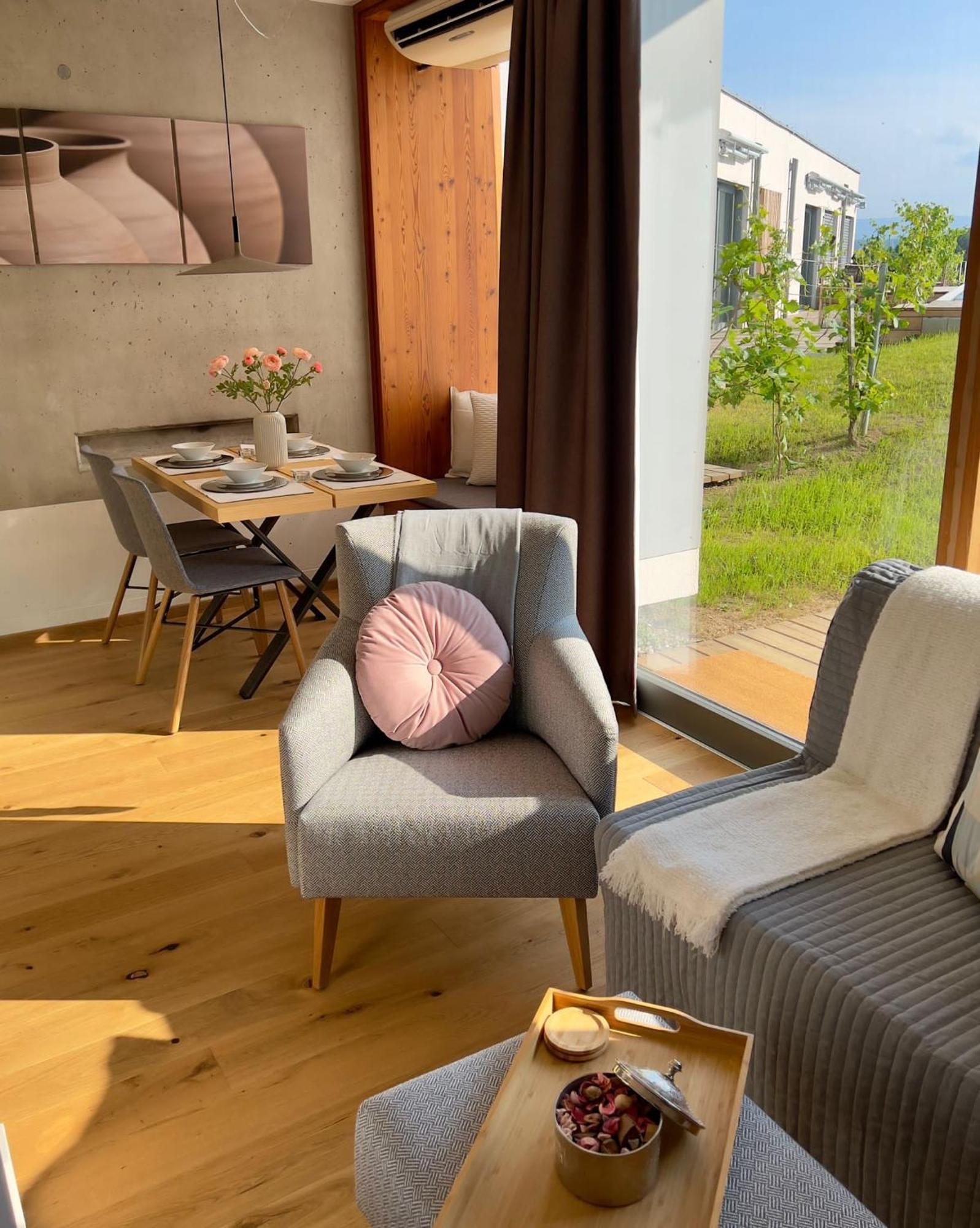Hideaway An Der Weinstrasse - Pool & Sauna - Apartments Anderlage Spielfeld Pokoj fotografie